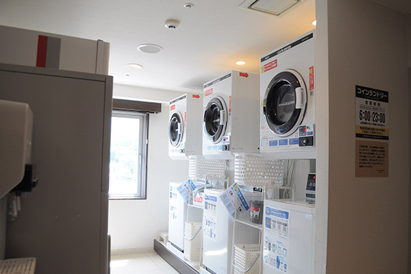 4階　コインランドリー